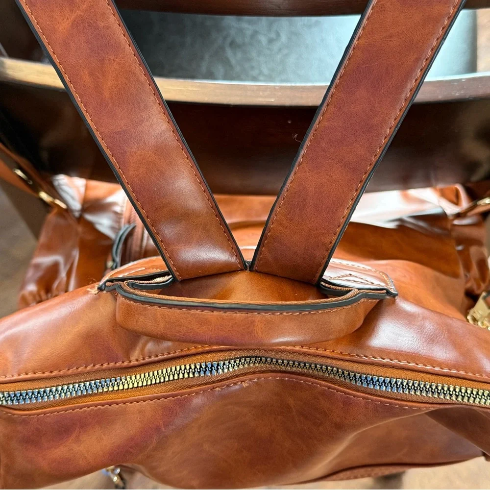 Faux Leather backpack black with removeable guitar strap & grab handle - Picture 7 of 12